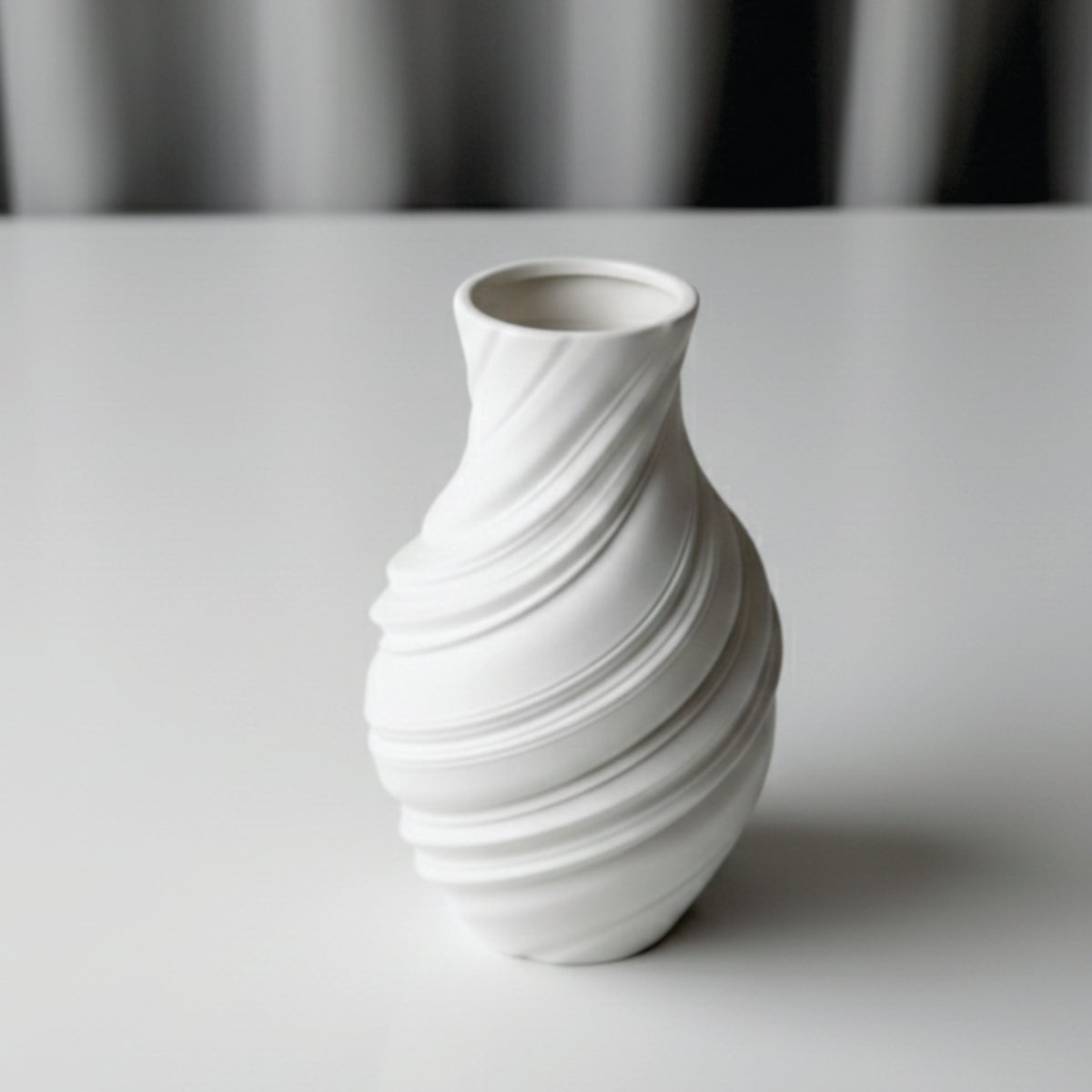 Twirlora Sculpted Spiral Vase